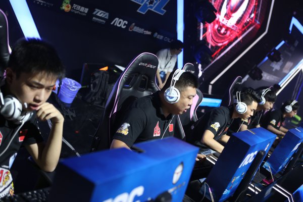 外媒：热刺可能会在转会窗口关闭前外租日本国脚高井幸大