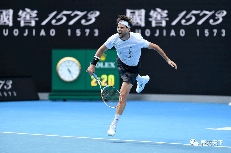 巴萨在塞维利亚对阵贝蒂斯的百年对决：历史的延续与未来的碰撞