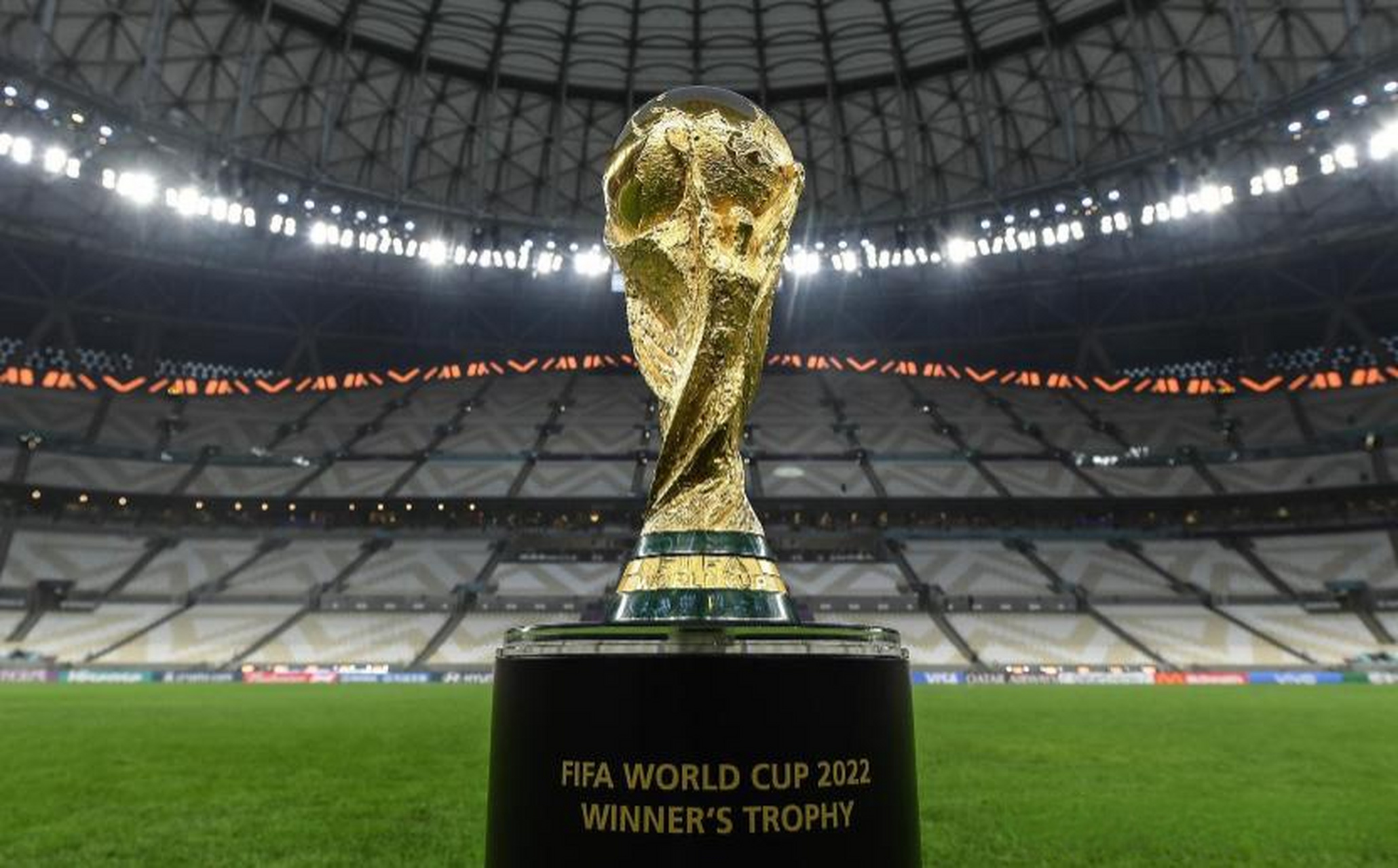 以场为媒 以场为媒