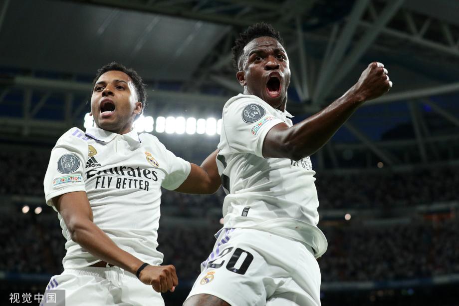 [法甲]门将出击失误 库利巴利乱战中破门